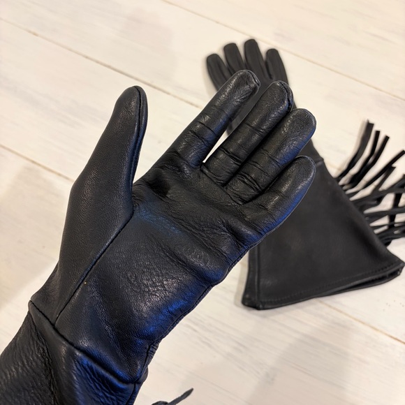 Boho Western Deerskin Black Fringe Leather Gloves - Picture 9 of 10